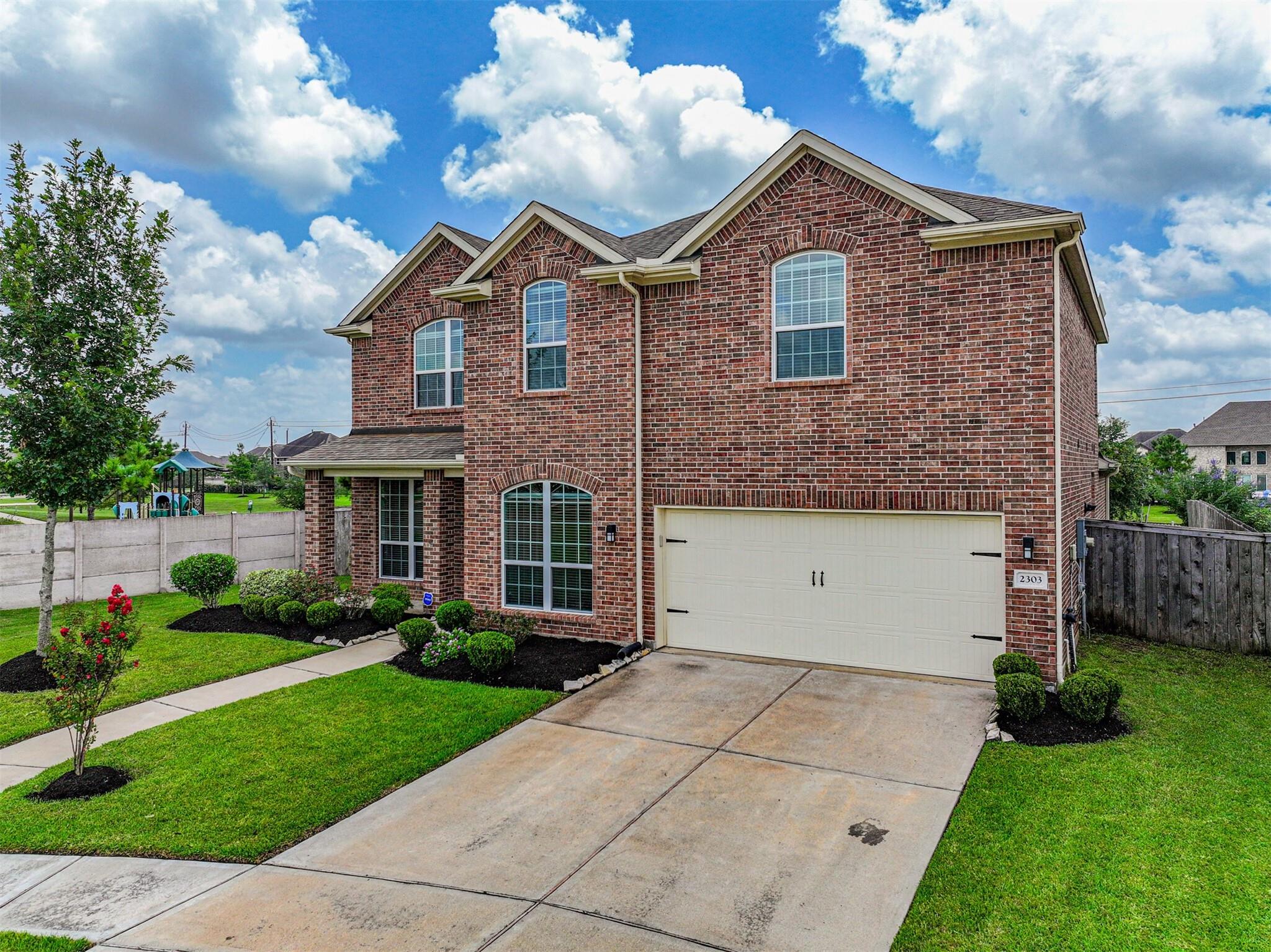 2303 Rosehill Garden Trail