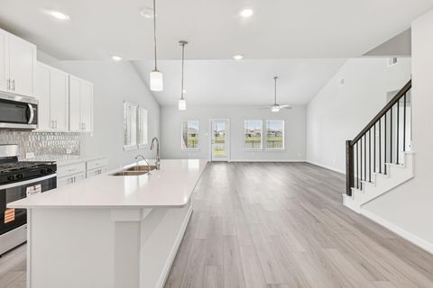 Photo of 17817 Stone Terrace Lane, Montgomery, TX 77316 (MLS # 64390357)