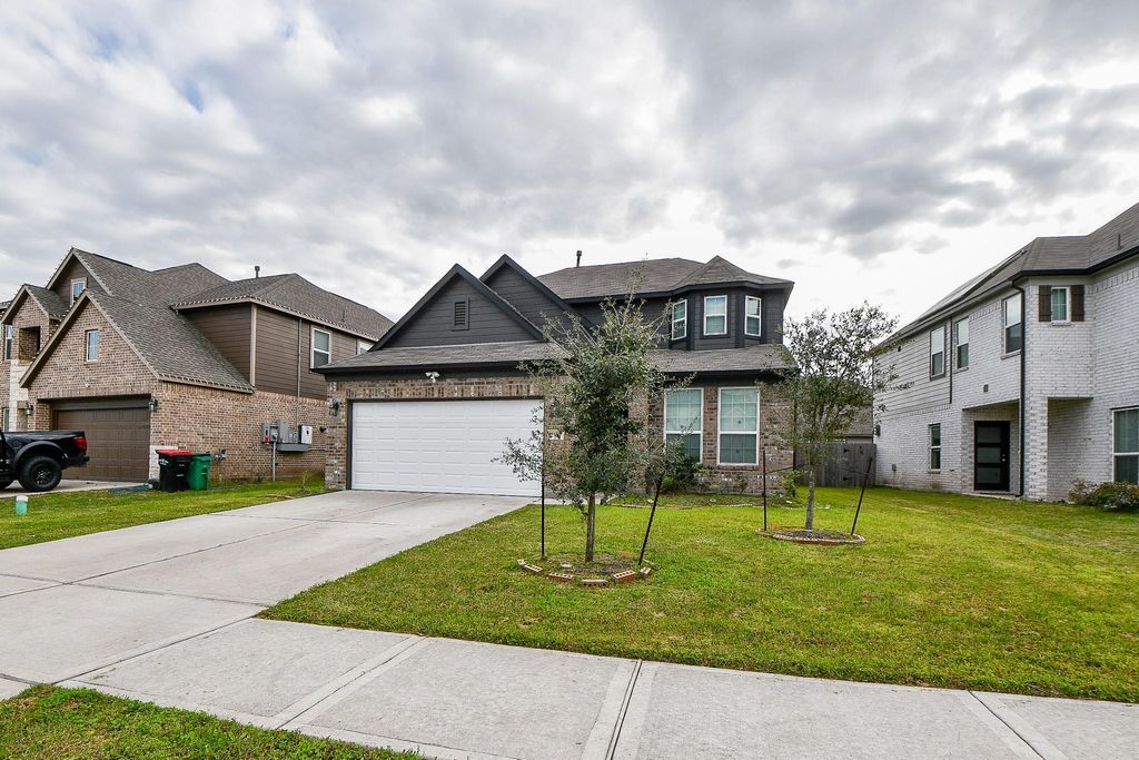 Photo of 2519 Sunlit Meadow Trail, Fresno, TX 77545 (MLS # 45952080)