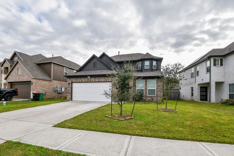 Photo of 2519 Sunlit Meadow Trail, Fresno, TX 77545 (MLS # 45952080)