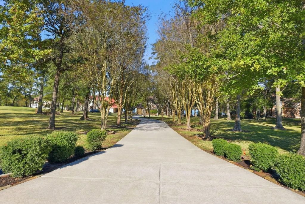 Photo of 18848 Harbor Side Boulevard, Montgomery, TX 77356 (MLS # 44841059)