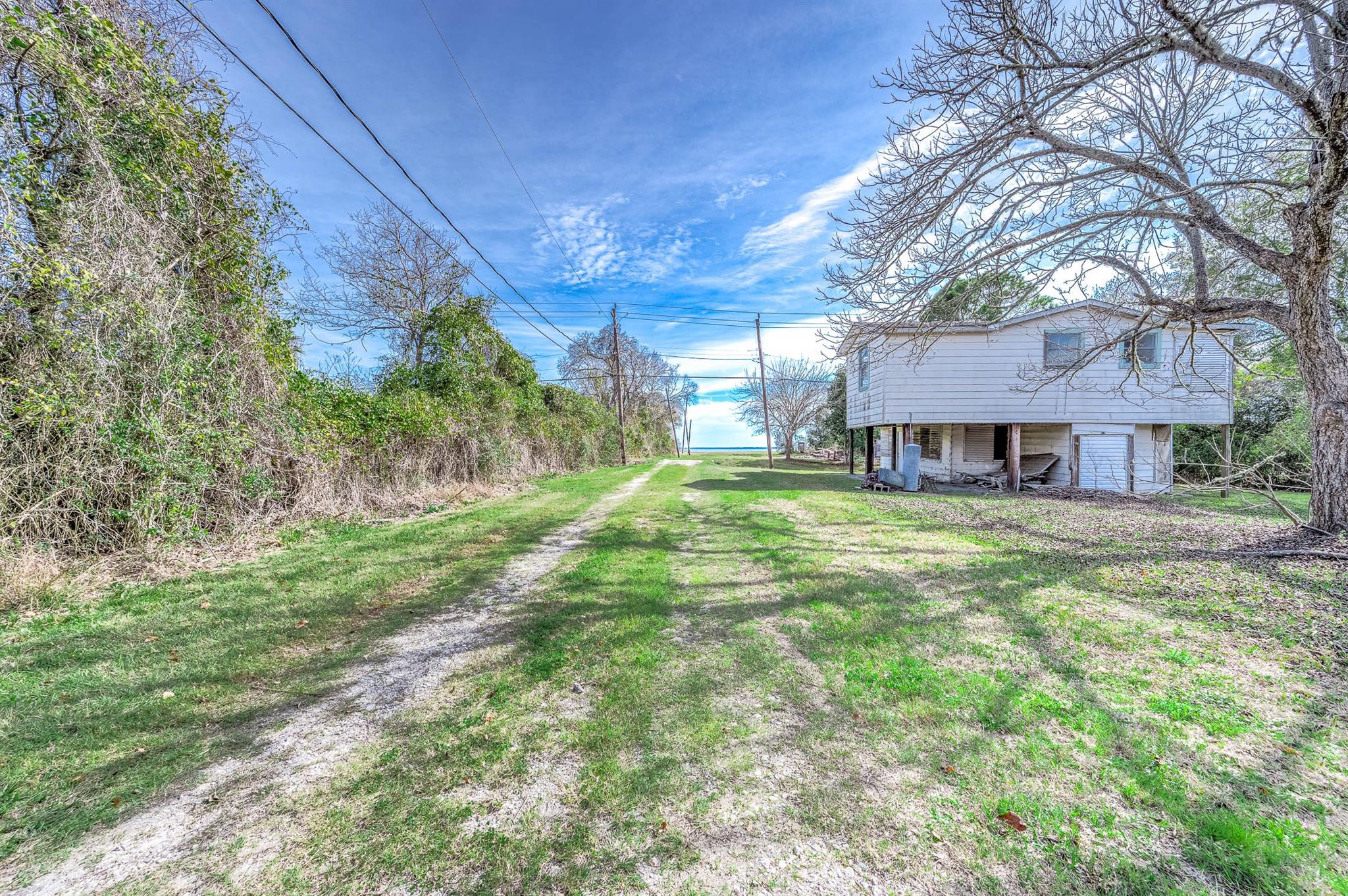 9898 Tri City Beach Road