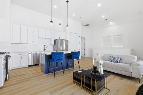 Tiny photo for 107 W Whitney Street #C, Houston, TX 77018 (MLS # 37487336)