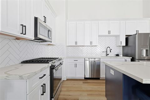 Tiny photo for 107 W Whitney Street #C, Houston, TX 77018 (MLS # 37487336)