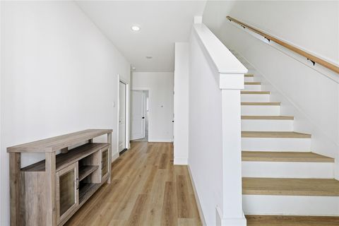 Tiny photo for 107 W Whitney Street #C, Houston, TX 77018 (MLS # 37487336)