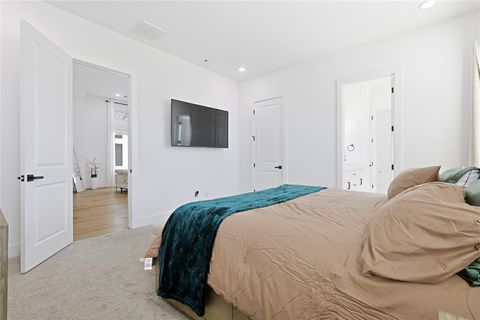 Tiny photo for 107 W Whitney Street #C, Houston, TX 77018 (MLS # 37487336)