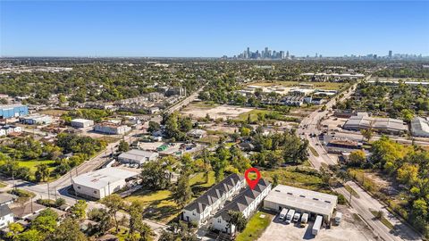 Tiny photo for 107 W Whitney Street #C, Houston, TX 77018 (MLS # 37487336)