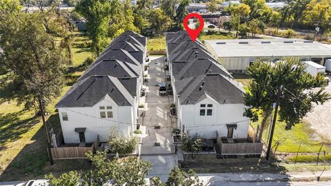 Tiny photo for 107 W Whitney Street #C, Houston, TX 77018 (MLS # 37487336)