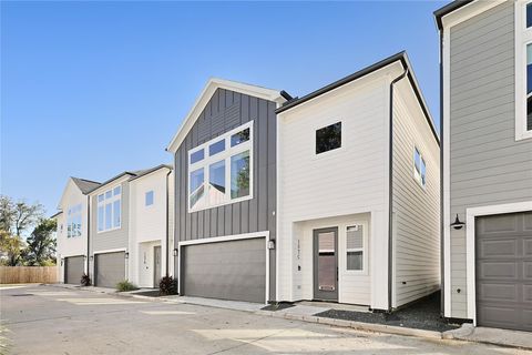 Tiny photo for 107 W Whitney Street #C, Houston, TX 77018 (MLS # 37487336)