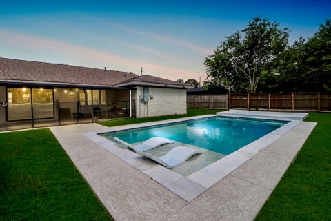 Photo of 6039 Mcknight Street, Houston, TX 77035 (MLS # 88646258)