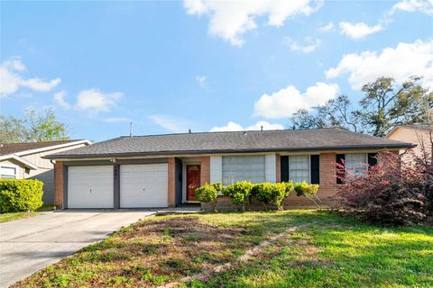 Photo of 5806 Ludington Drive, Houston, TX 77035 (MLS # 85124492)