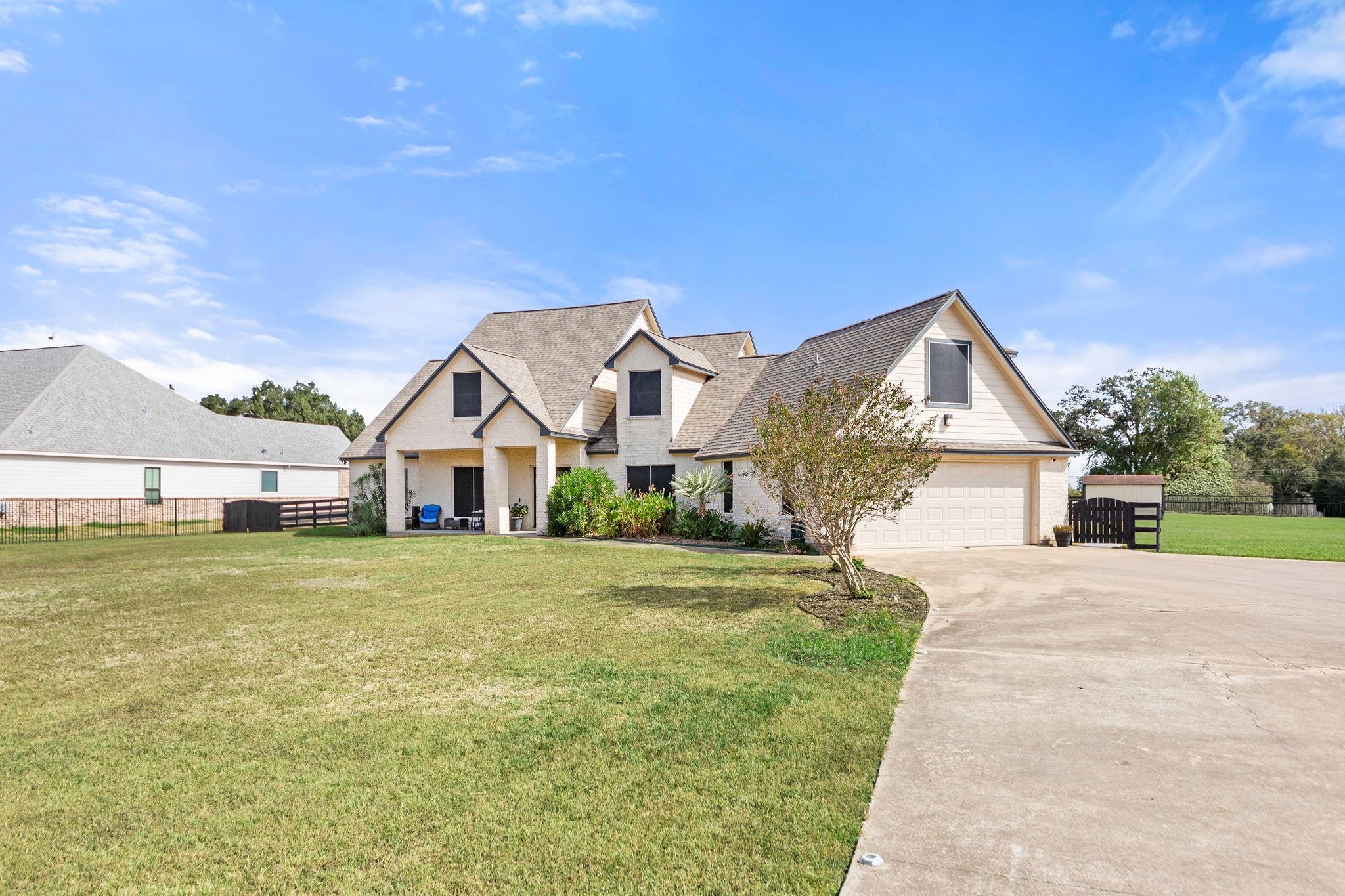 202 Lakeland Circle