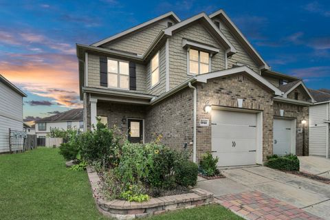 Photo of 13122 Stratford Skies Lane, Houston, TX 77072 (MLS # 8816777)