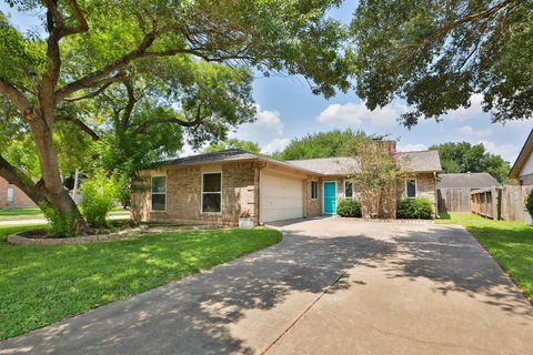 Photo of 2703 Quarry Hill Road, Sugar Land, TX 77478 (MLS # 78770378)