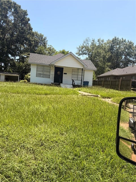 Photo of 510 College Avenue, Jacksonville, TX 75766 (MLS # 21973287)