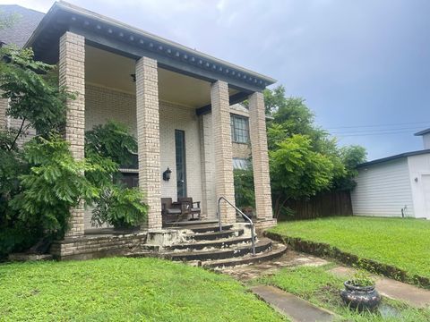 Photo of 131 Squires Bend, Stafford, TX 77477 (MLS # 50429343) Photo of 131 Squires Bend, Stafford, TX 77477 (MLS # 50429343)