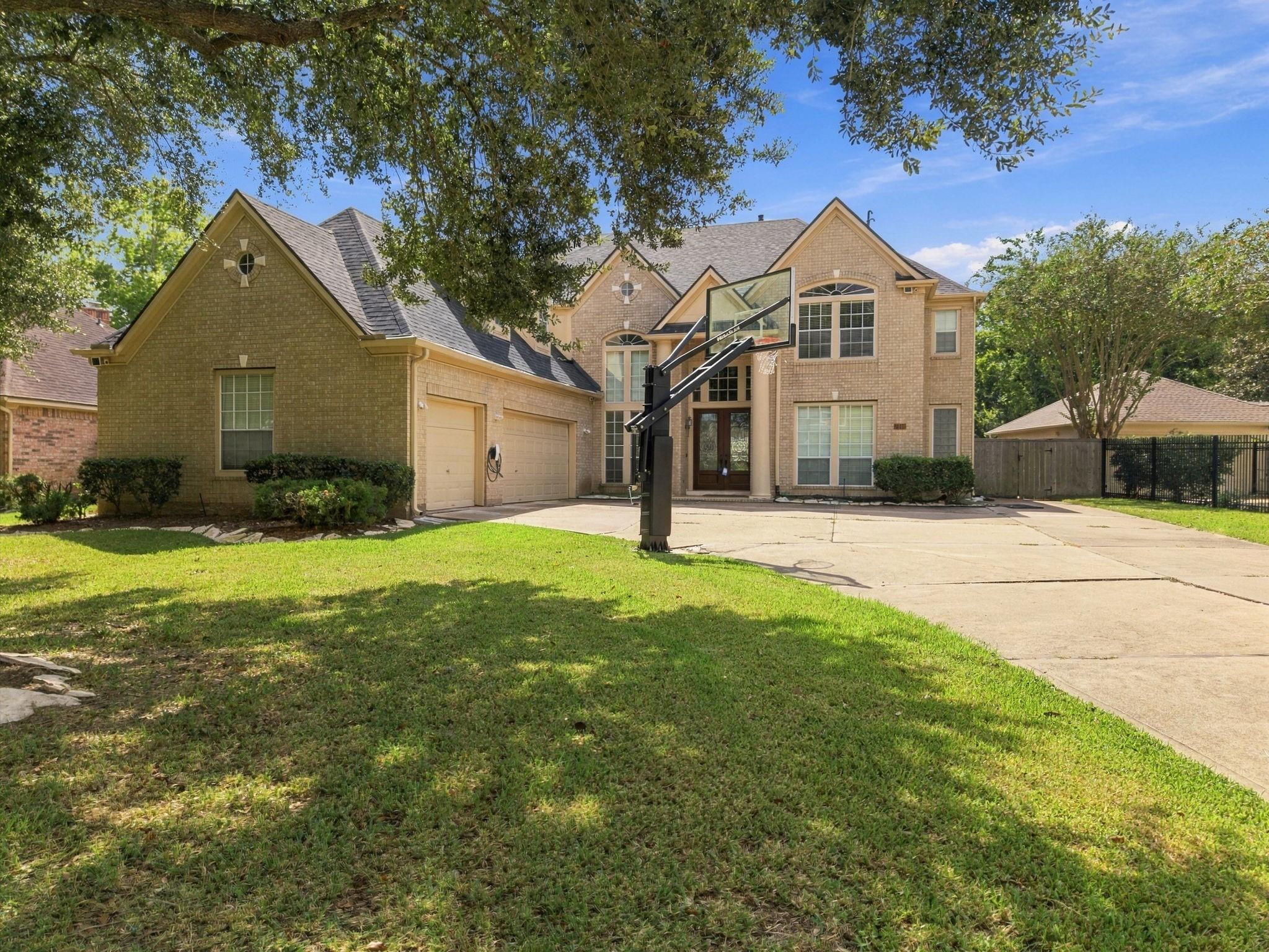 7610 Northwoods Drive