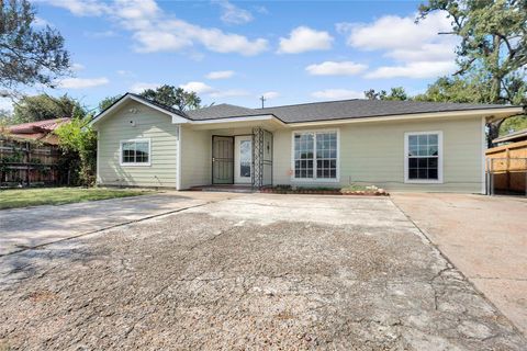 Photo of 2919 Cochran Street, Houston, TX 77009 (MLS # 58138657) Photo of 2919 Cochran Street, Houston, TX 77009 (MLS # 58138657)
