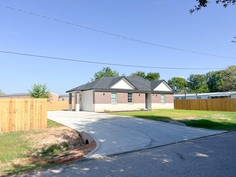 Photo of 1203 Smith Street, Navasota, TX 77868 (MLS # 82958409)