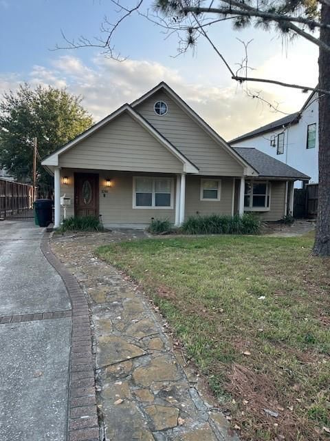Photo of 923 W 41st Street, Houston, TX 77018 (MLS # 8857351)
