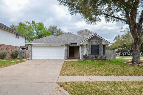 Photo of 2902 Silent Drive, Sugar Land, TX 77498 (MLS # 49993891)