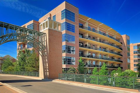 Photo of 1 Waterway Court #4E, The Woodlands, TX 77380 (MLS # 67270542)