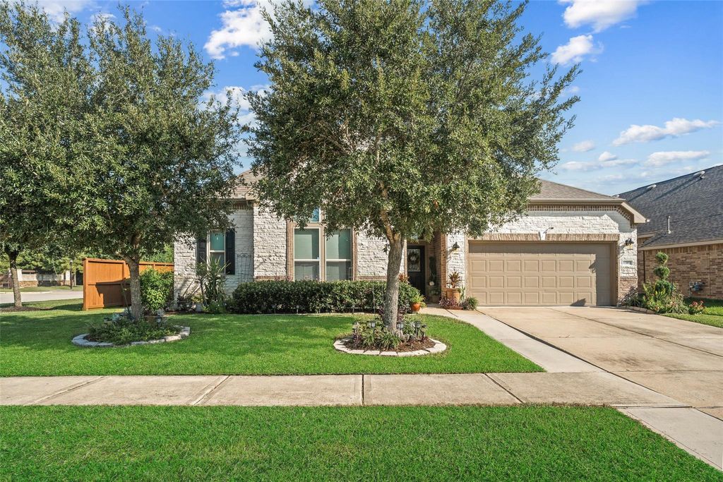 Photo of 13103 Genesis Plantation Lane, Houston, TX 77044 (MLS # 72025425)