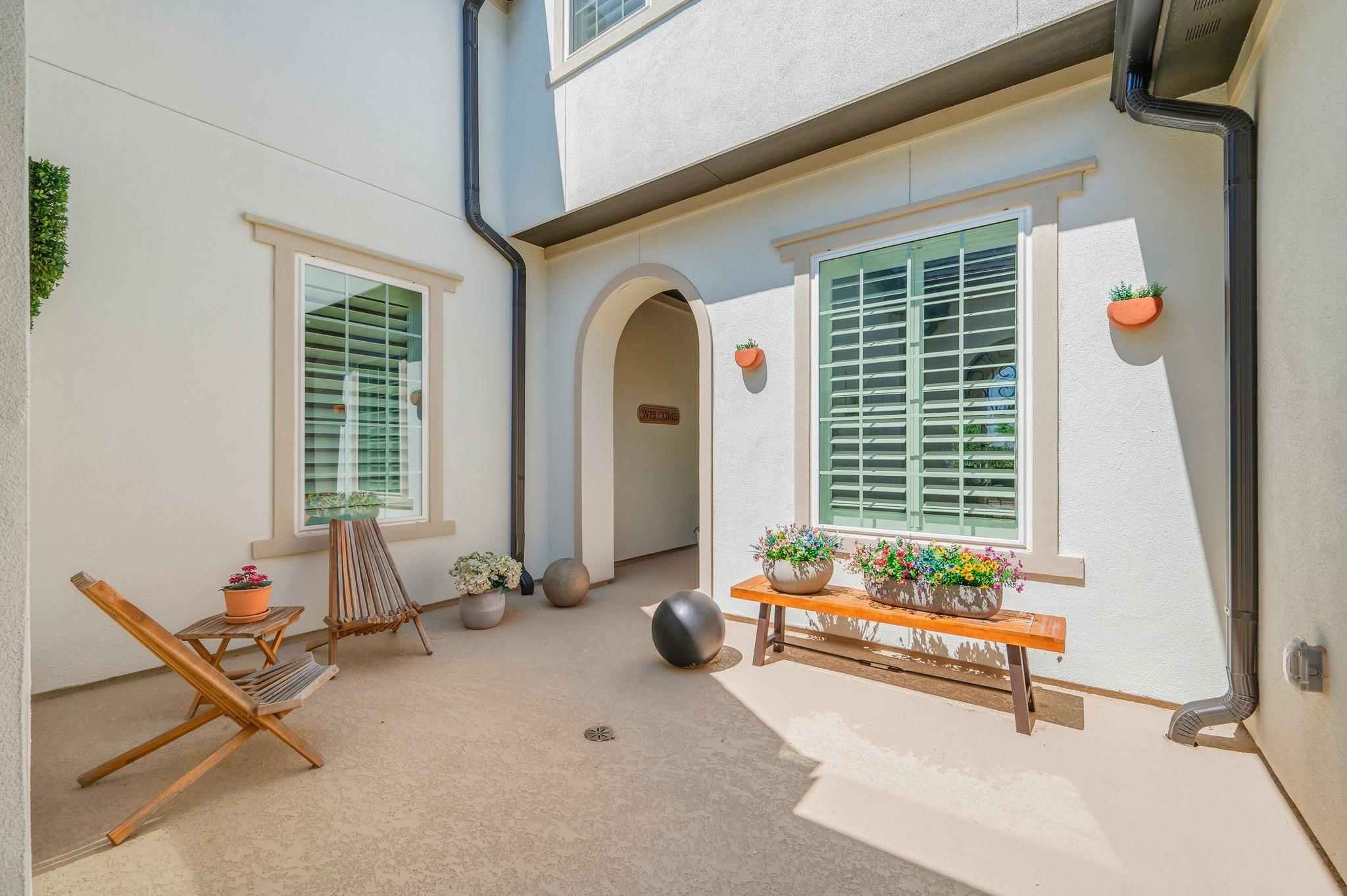 2211 Myrtle Manor Lane