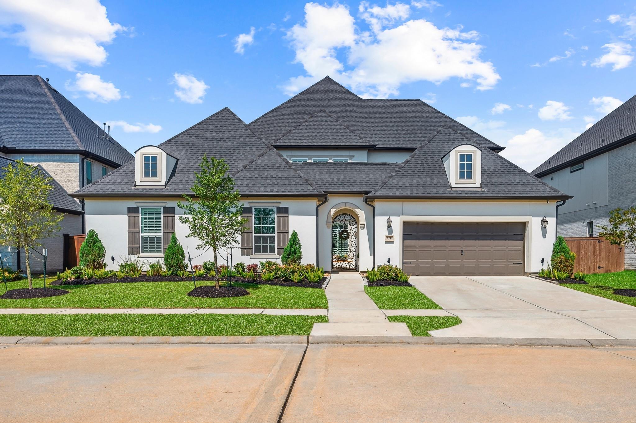2211 Myrtle Manor Lane