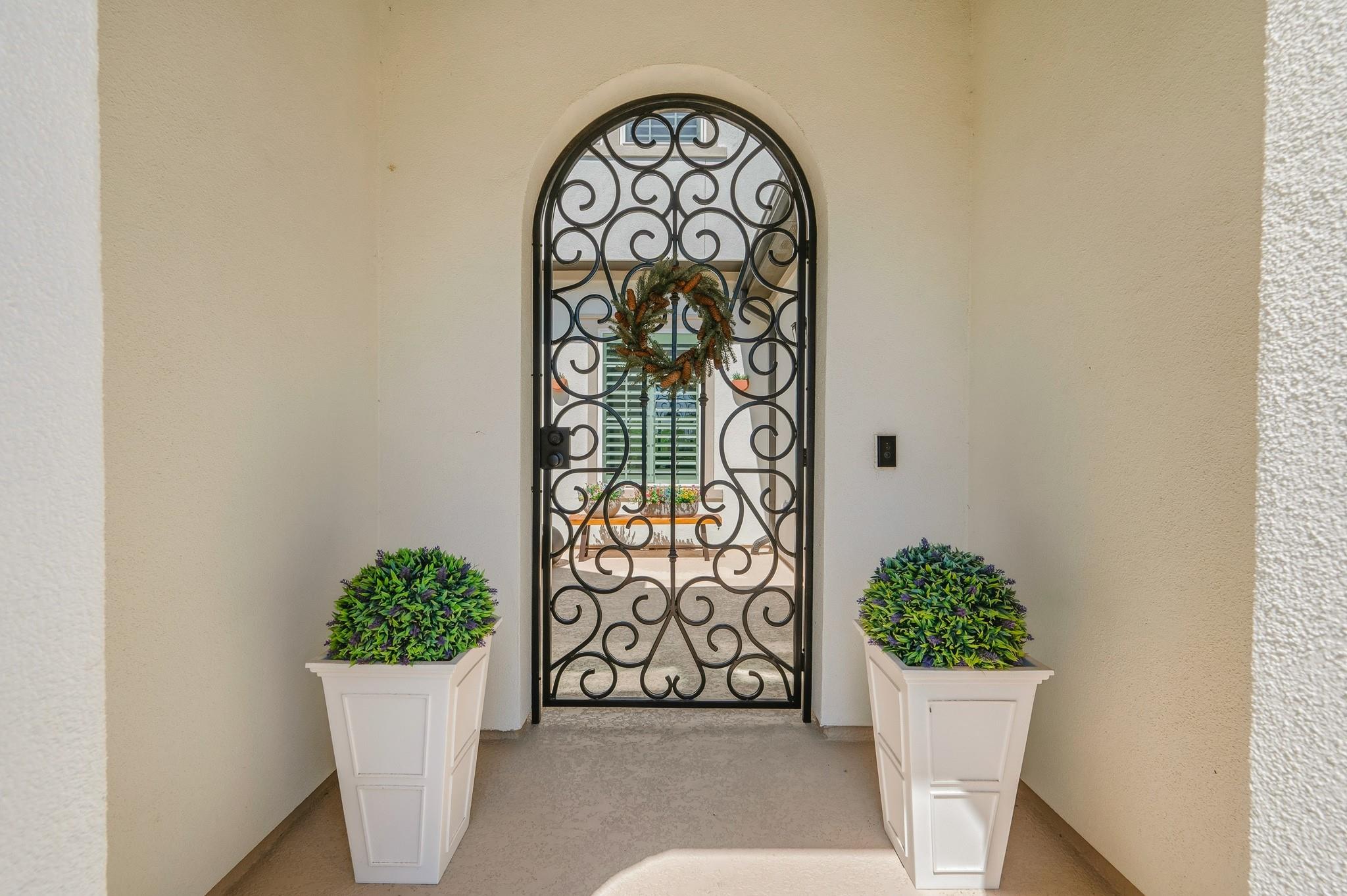 2211 Myrtle Manor Lane