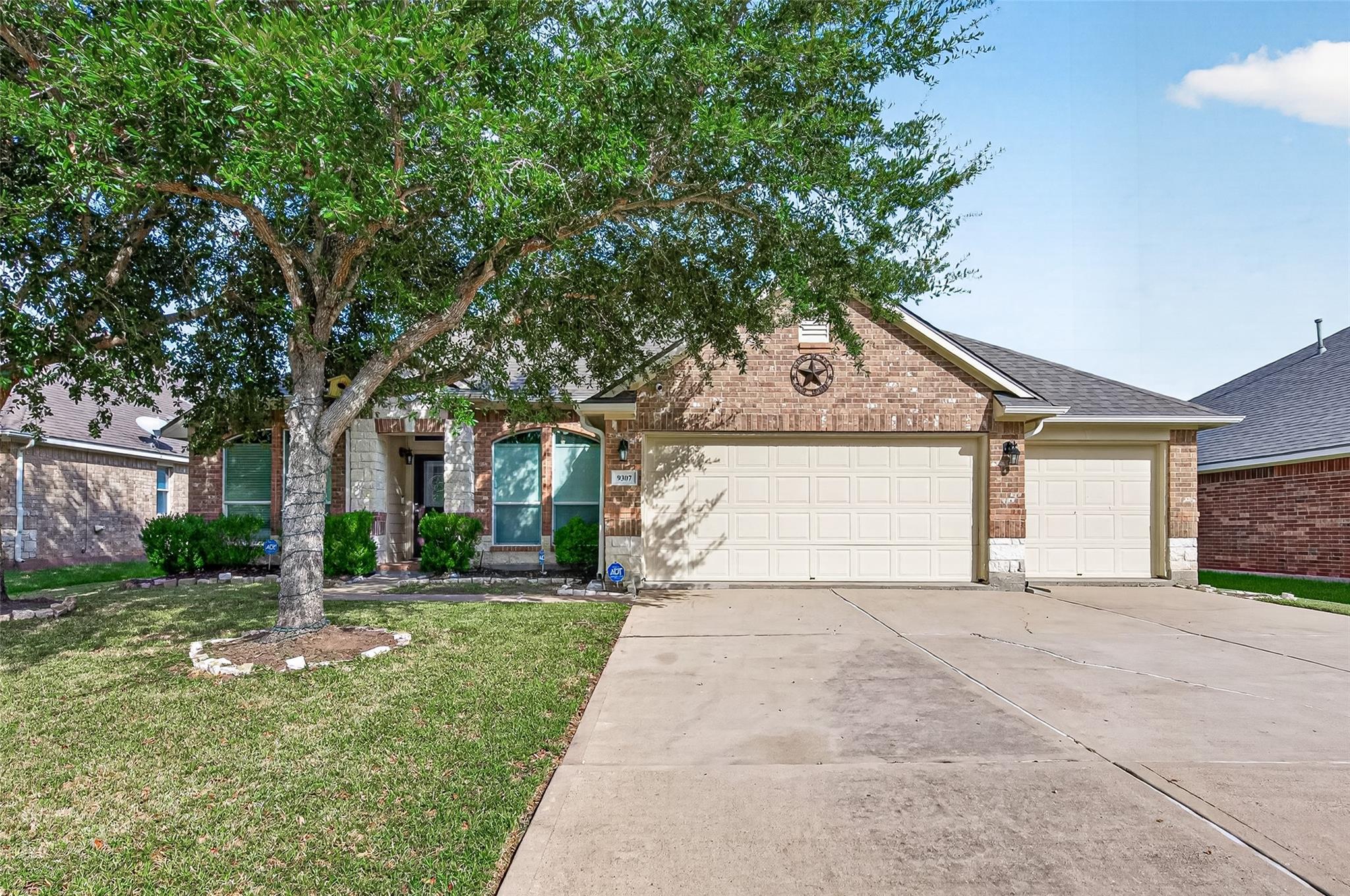 9307 Russeff Field Lane