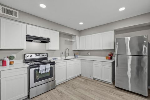 Photo of 911 Avenue K #11, Galveston, TX 77550 (MLS # 60478328)