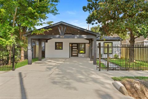 Photo of 1630 Tabor Street, Houston, TX 77009 (MLS # 2325936)