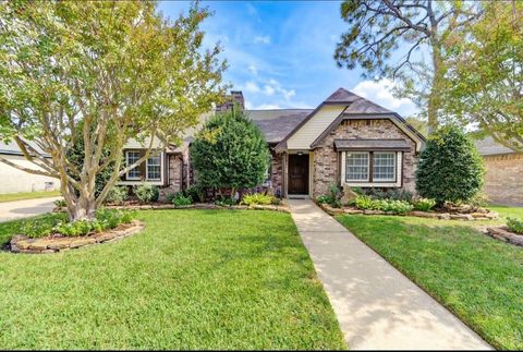 Photo of 2513 Henderson Lane, Deer Park, TX 77536 (MLS # 68327283)