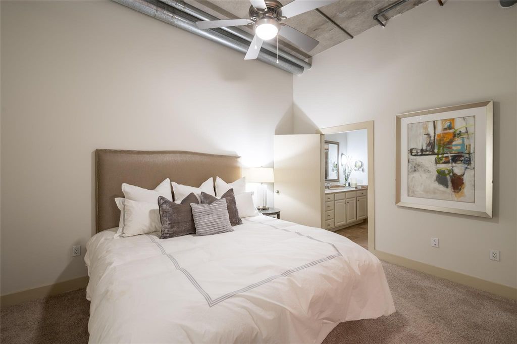 Photo of 4899 Montrose Boulevard #807, Houston, TX 77006 (MLS # 46478786)