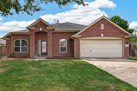 Photo of 4926 Quiet Canyon Drive, Friendswood, TX 77546 (MLS # 37476158)