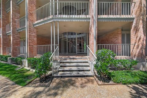 Tiny photo for 6547 Bayou Glen Road, Houston, TX 77057 (MLS # 7134215)