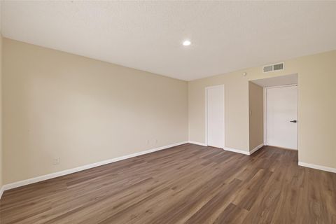 Tiny photo for 6547 Bayou Glen Road, Houston, TX 77057 (MLS # 7134215)