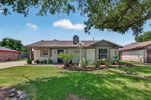 Photo of 1007 E Baker Road, Baytown, TX 77521 (MLS # 2337127)
