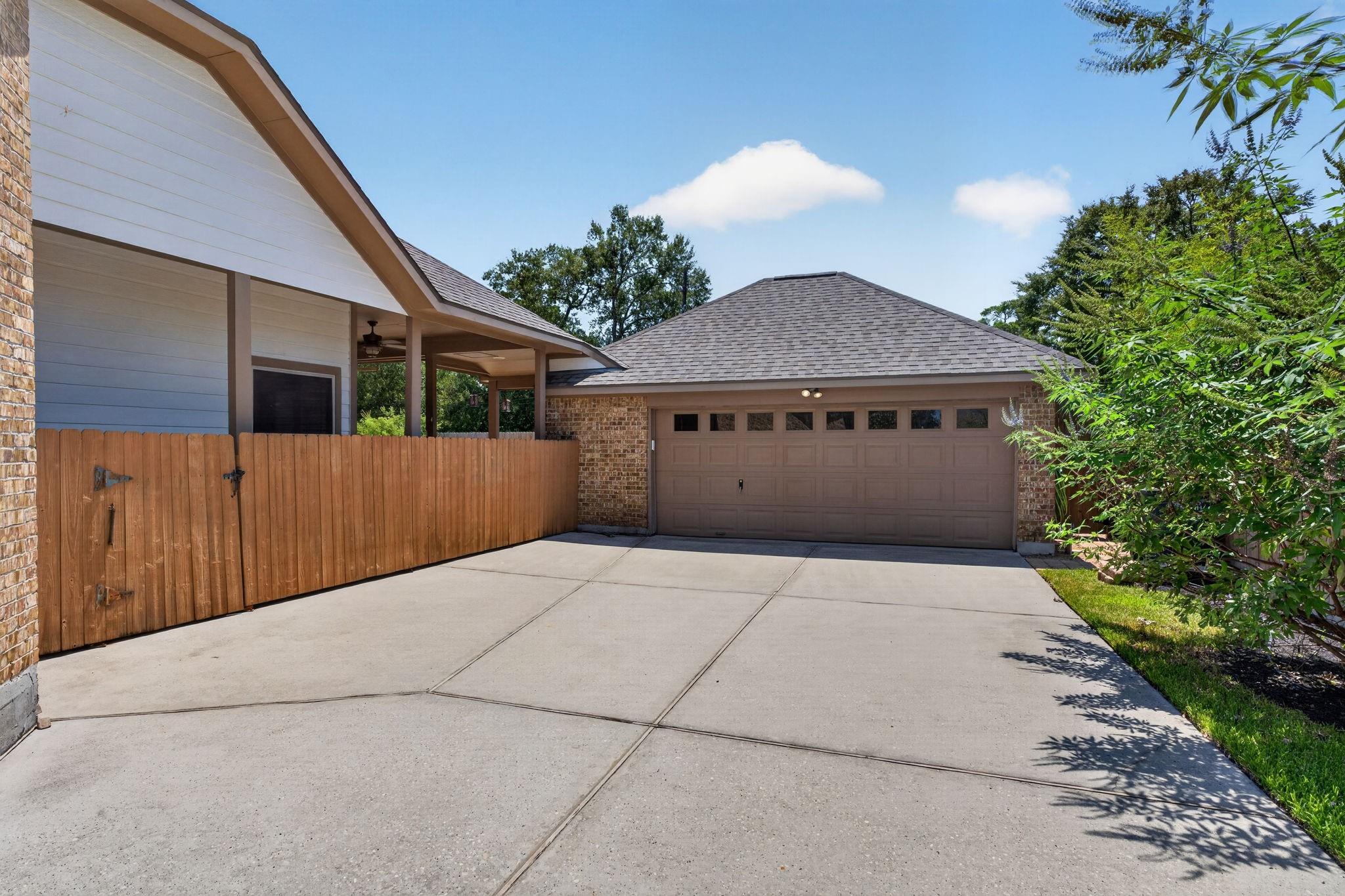 514 Oak Ridge Grove Circle