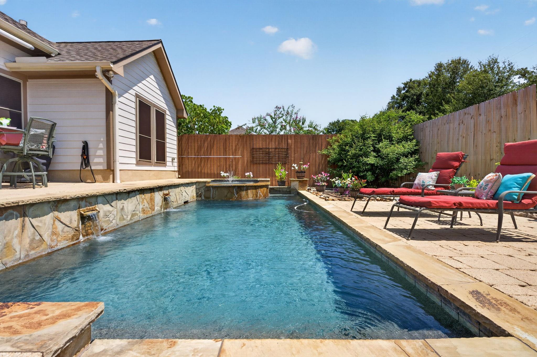 514 Oak Ridge Grove Circle