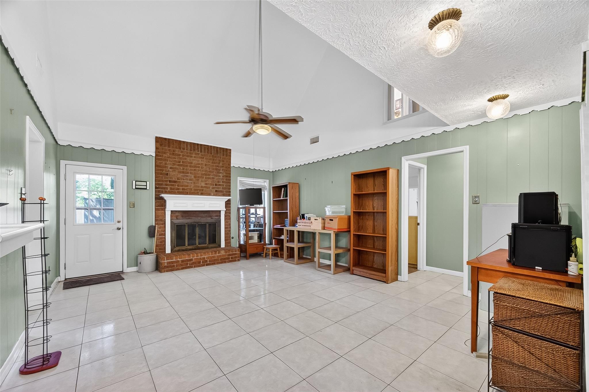4606 Chaparral Drive