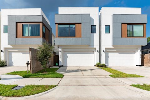 Photo of 3517 Mcilhenny Street, Houston, TX 77004 (MLS # 21167345) Photo of 3517 Mcilhenny Street, Houston, TX 77004 (MLS # 21167345)