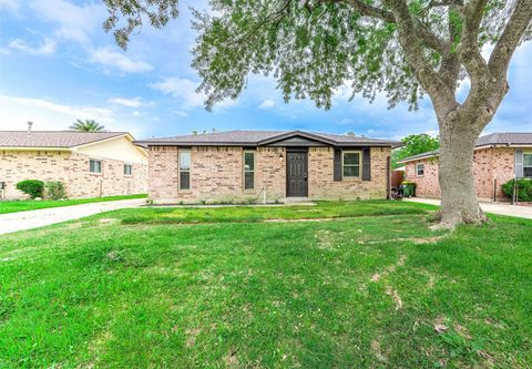 Photo of 4705 Pine Street, Pasadena, TX 77586 (MLS # 6166701)