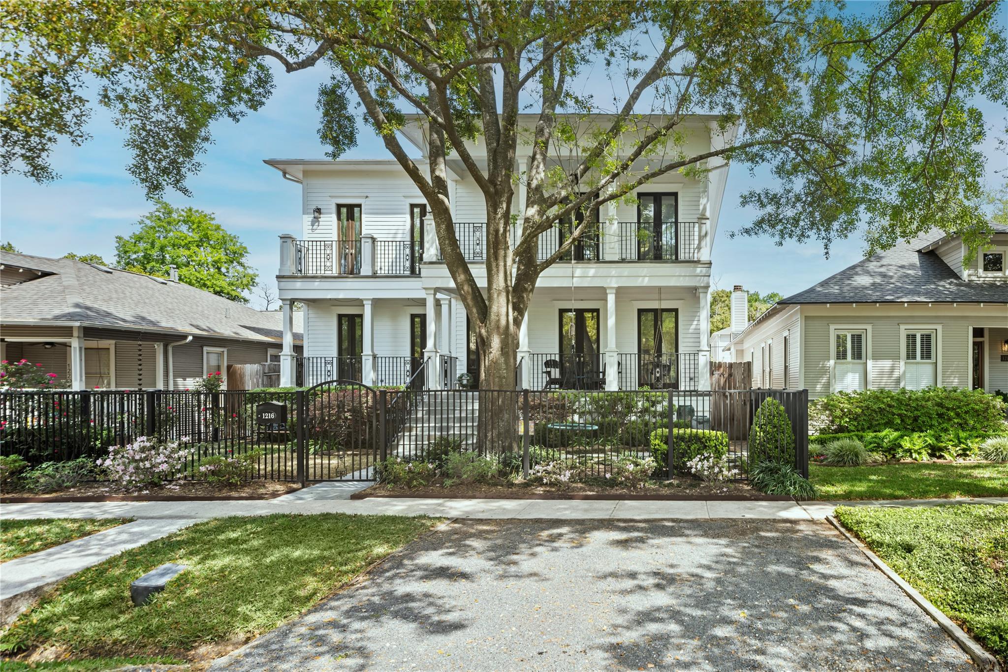 1216 Arlington Street