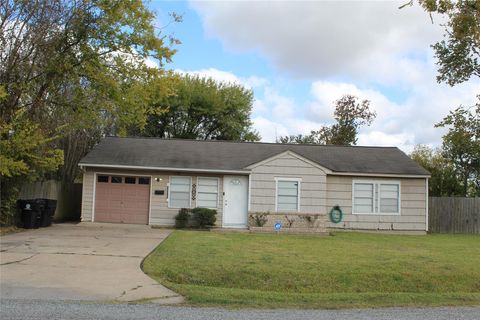 Photo of 13307 Force Street, Houston, TX 77015 (MLS # 98189308)