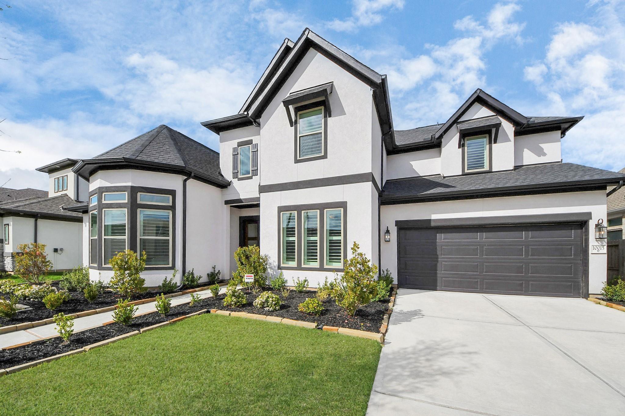 10015 Crescent Wood Drive