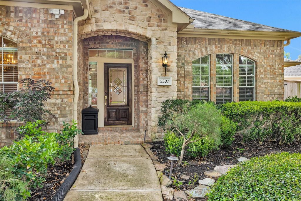 Photo of 5307 Summerland Ridge Court, Houston, TX 77041 (MLS # 11438516)