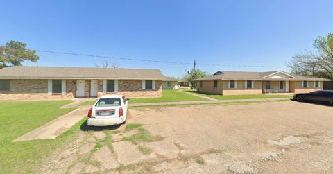 Photo of 502 N San Antonio St St, Marlin, TX 76661 (MLS # 56809746)