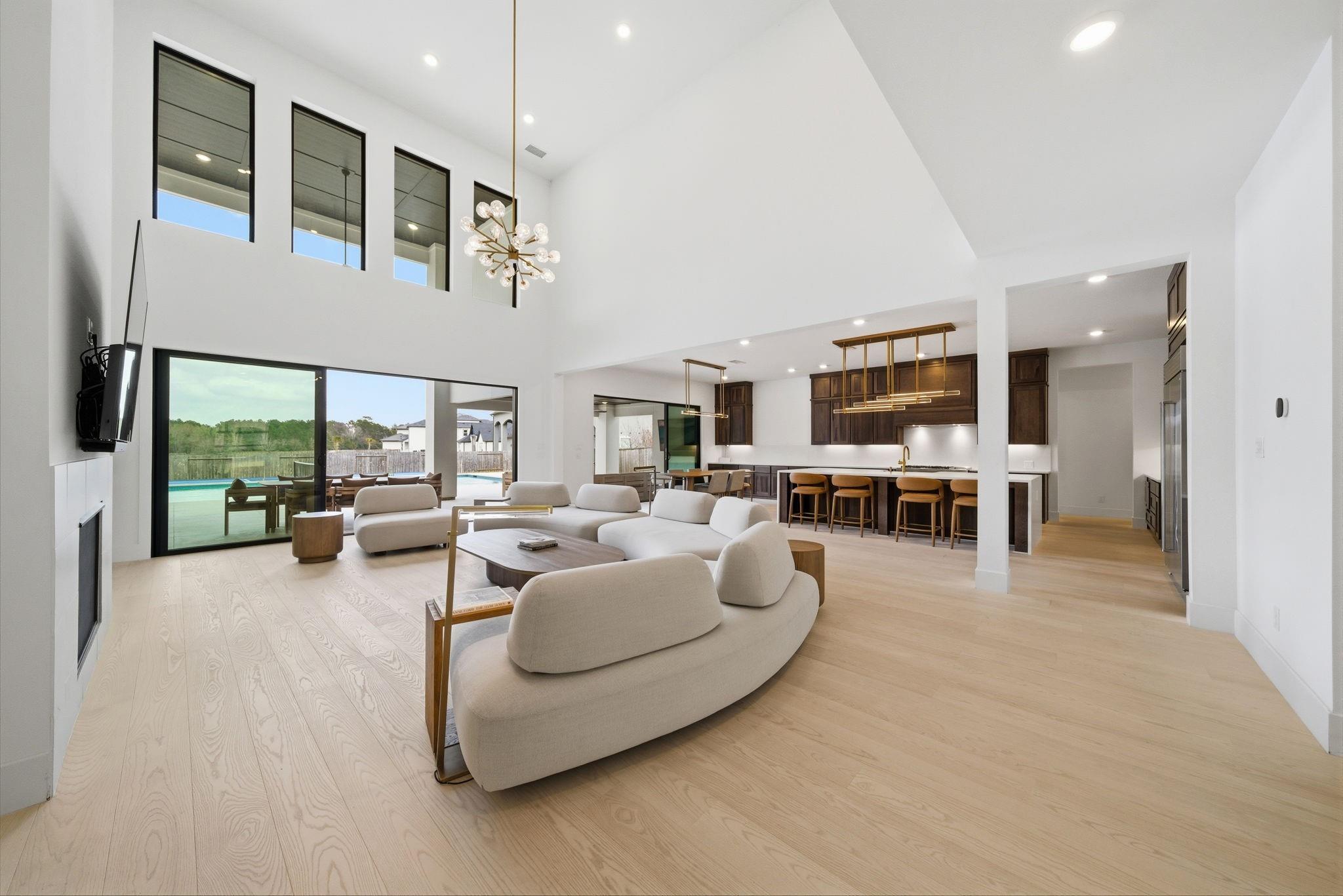 4906 Lagos Lagoon Court